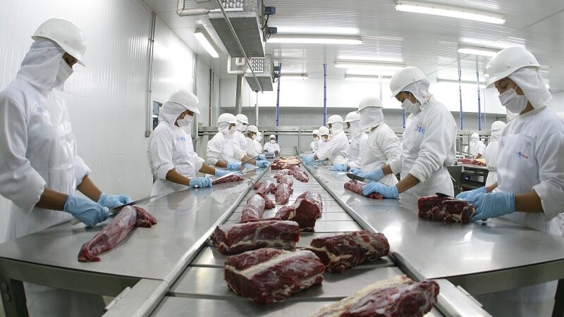 Imac contribui na habilitação de frigoríficos para exportar carne bovina