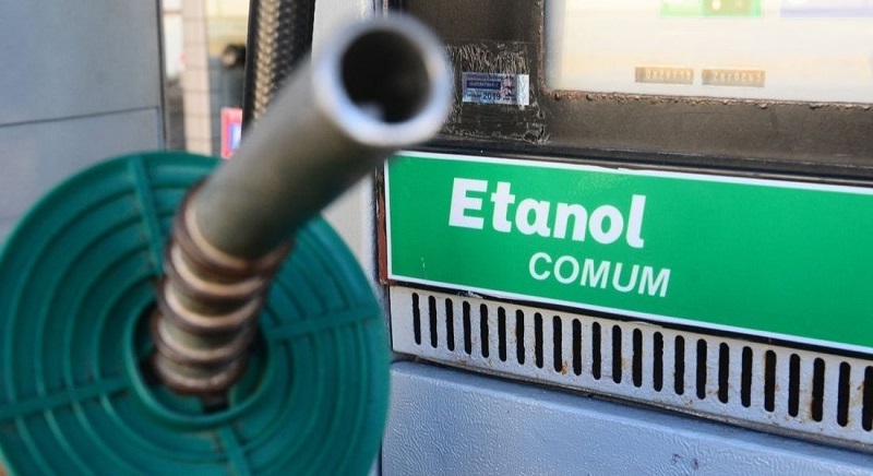 Com investimentos bilionários, casamento entre etanol e elétrico é aposta das montadoras