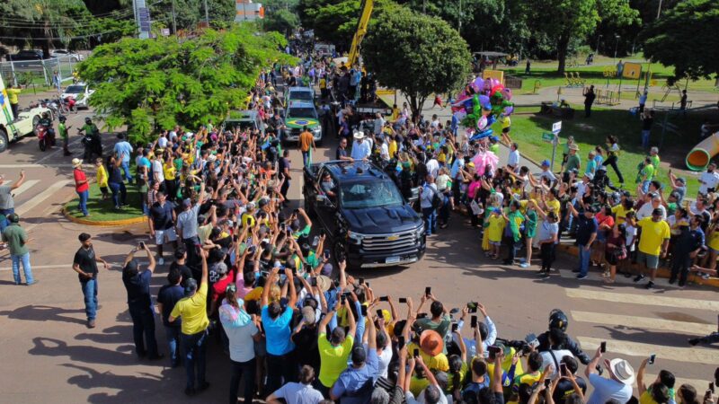Bolsonaro visita Norte Show e arrasta multidão