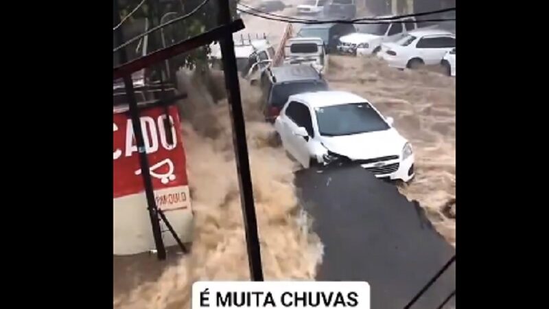 VIDEO: Chuva inunda Porto Alegre(RS)