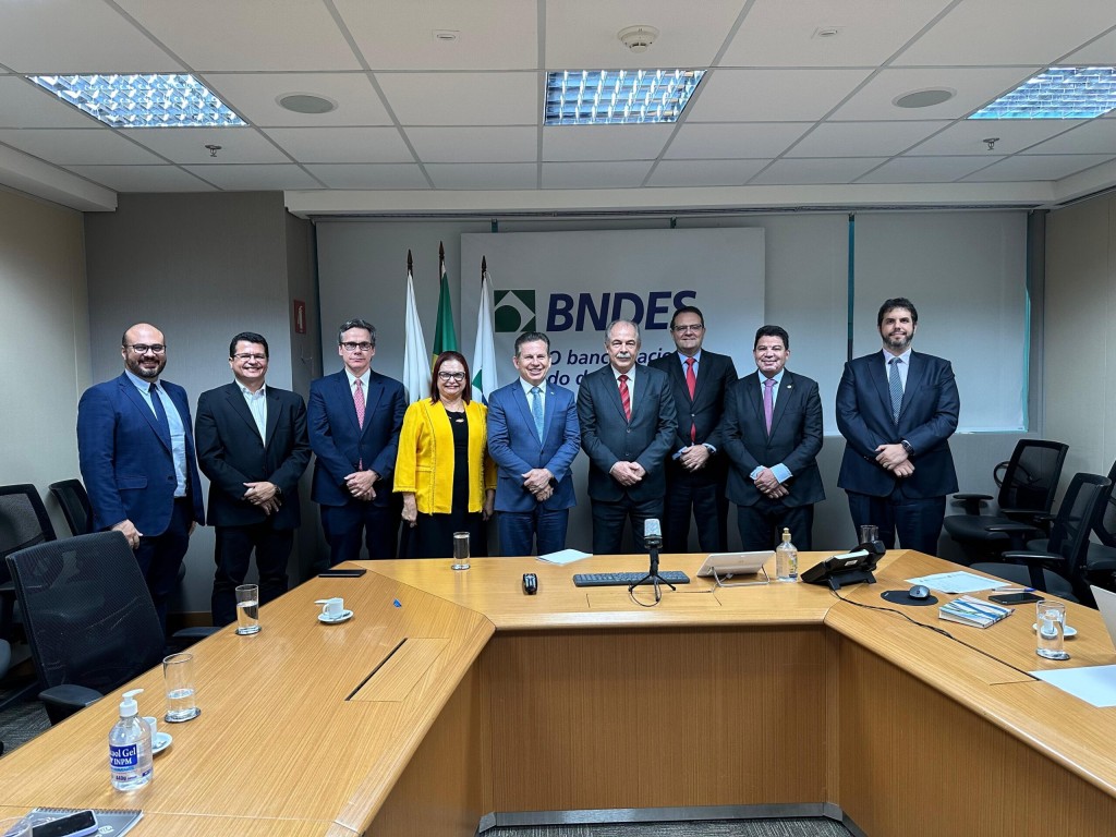 Governador busca financiamento do BNDES para acelerar obras de duplicação da BR-163