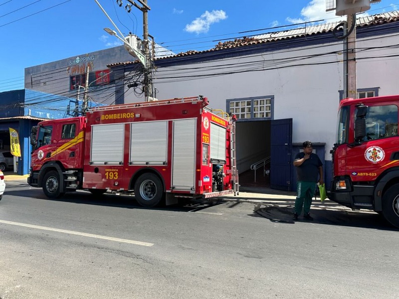 VIDEO: Principio de incêndio no Ganha Tempo centro Cuiabá-MT