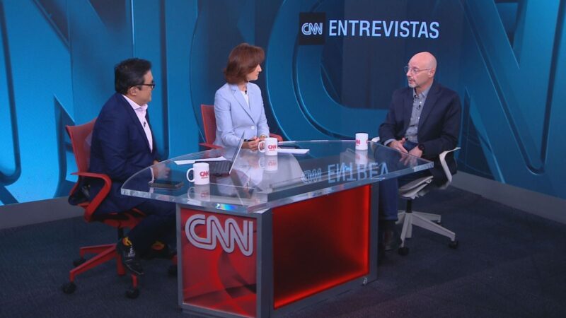 É preciso ser herói, visionário ou sem juízo para investir no Brasil, diz Schwartsman ao CNN Entrevistas