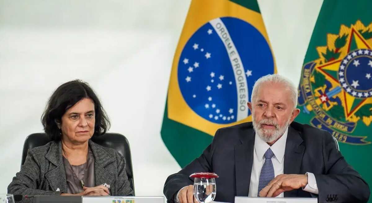 Lei sancionada por Lula estabelece política nacional para cuidar de pessoas com Alzheimer e demência