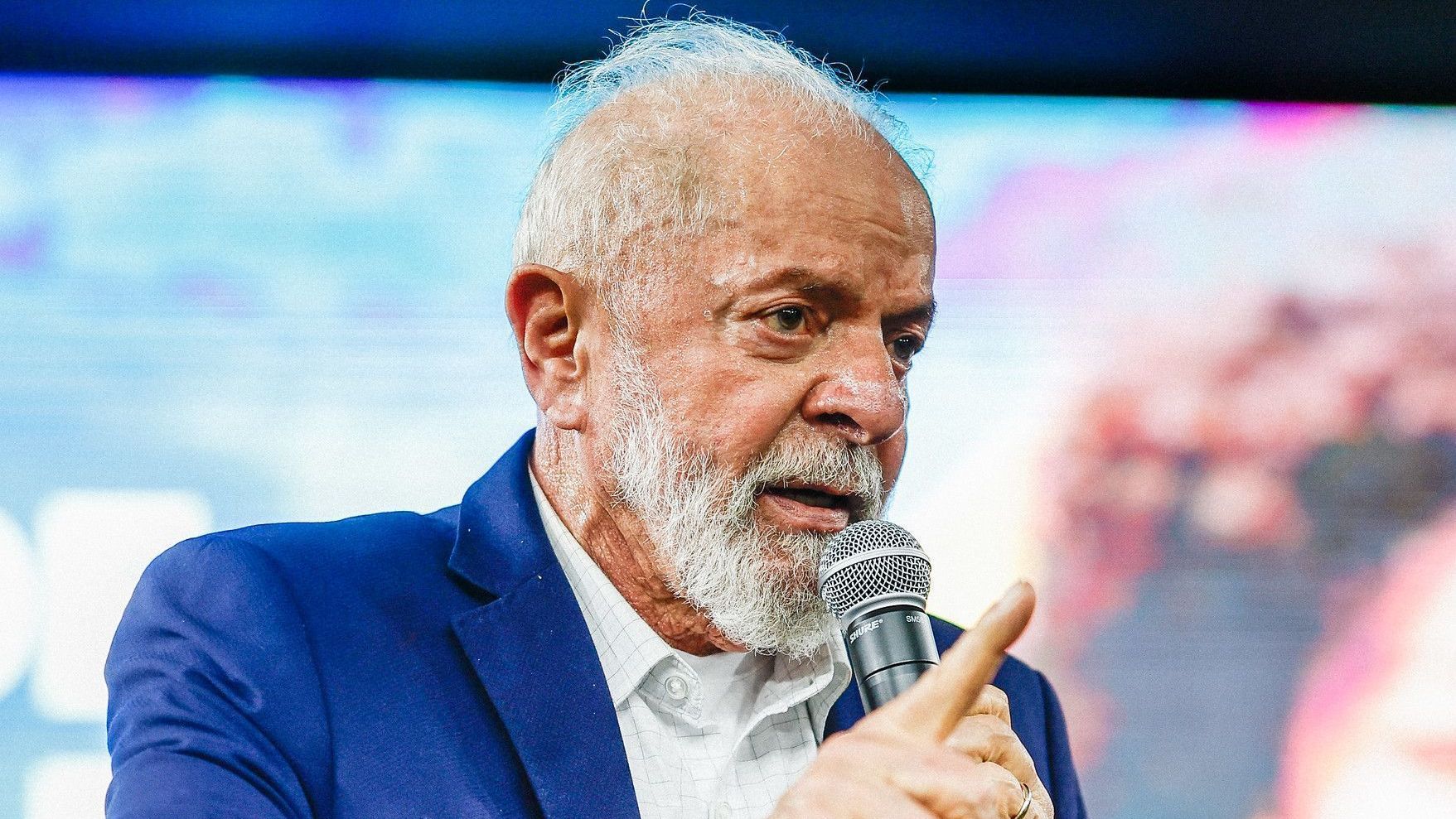 Lula: “Cretinos não perceberam que dólar tinha subido 15 minutos antes de eu dar entrevista“
