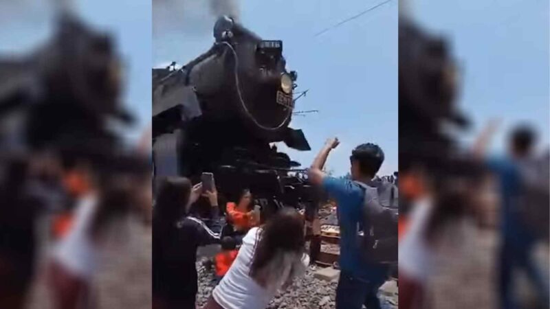 Mulher morre ao tentar tirar ‘selfie’ ao lado de trem no México