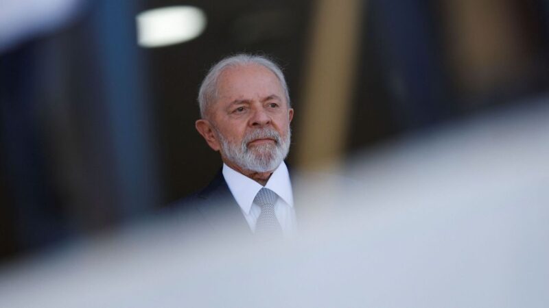 “Por que taxar o pobre e não o cara que vai no free shop e gasta US$ 1.000?“, diz Lula sobre “taxa das blusinhas“