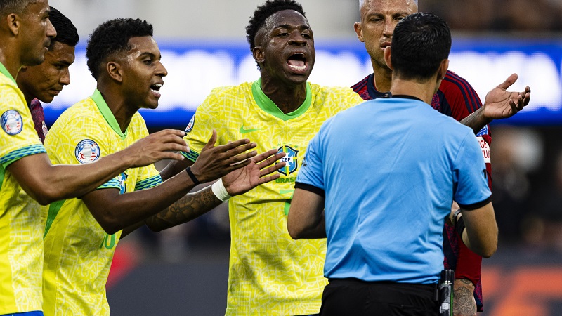 Jogadores pedem calma, mas não escondem decepção com ‘falta de pontaria’ da seleção brasileira