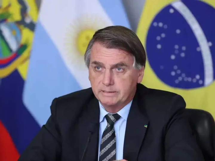 Bolsonaro pode pegar até 12 anos de prisão por fraude em cartão de vacina