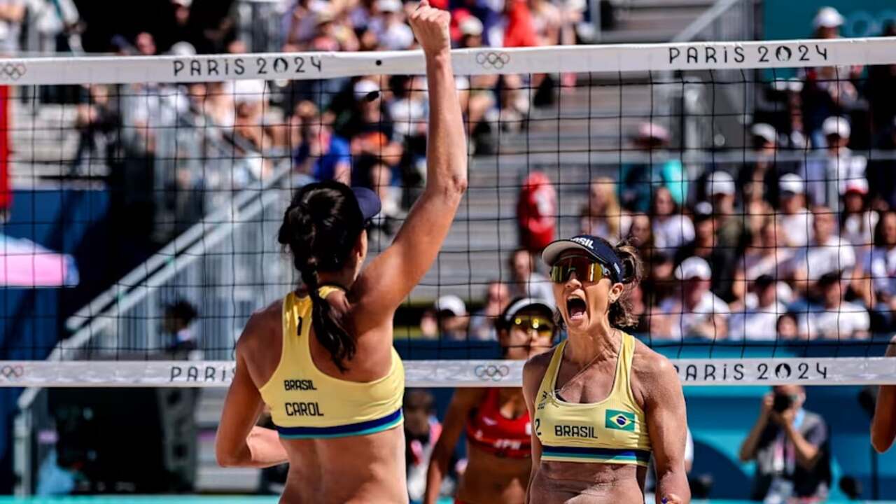 Com segurança, Carol e Bárbara vencem o segundo jogo no vôlei de praia nas Olimpíadas