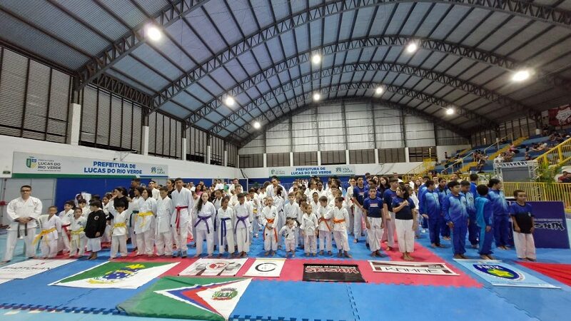 Delegação de 70 atletas de MT participa de campeonatos Nacional e Internacional de Karatê em Cascavel-PR