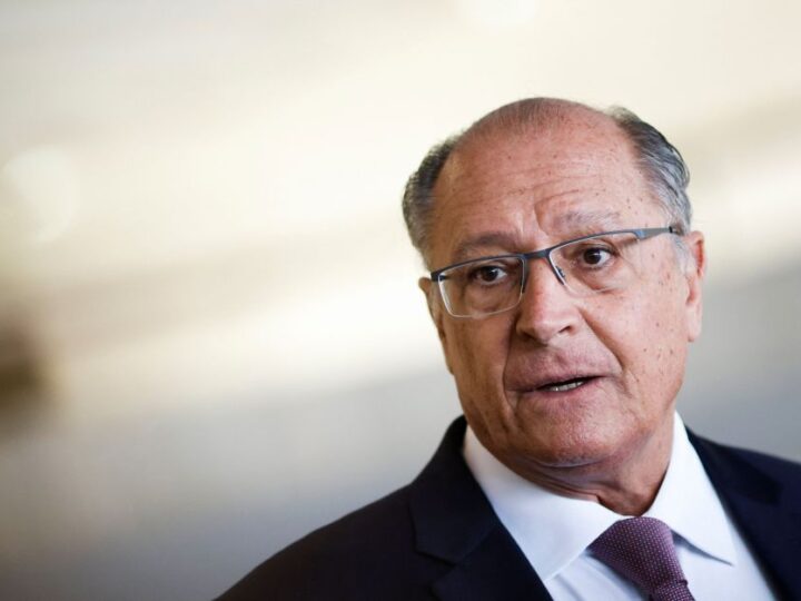 Vamos resolver déficit sem aumentar carga tributária, reduzindo despesa, diz Alckmin