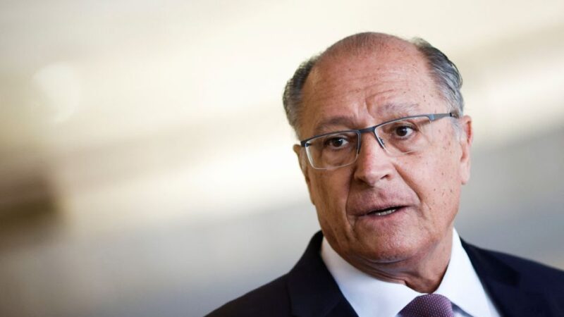 Vamos resolver déficit sem aumentar carga tributária, reduzindo despesa, diz Alckmin