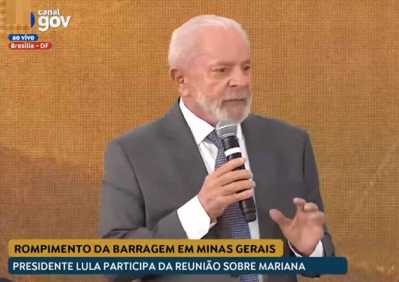 Lula faz 1ª aparição desde acidente e assina acordo para reparar os danos da tragédia de Mariana