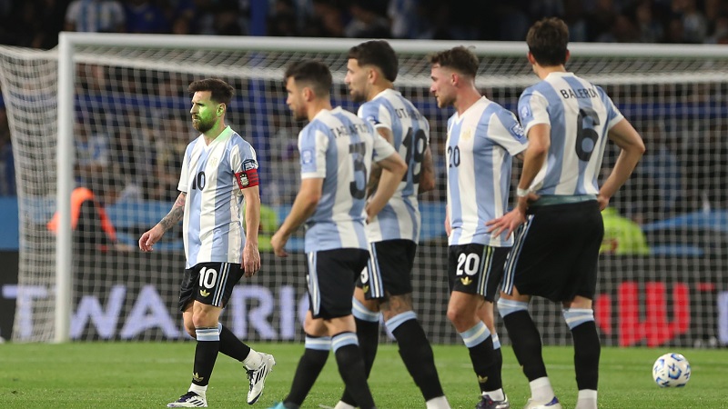 Jogadores do Peru furiosos: “Ninguém diz nada porque é Messi”