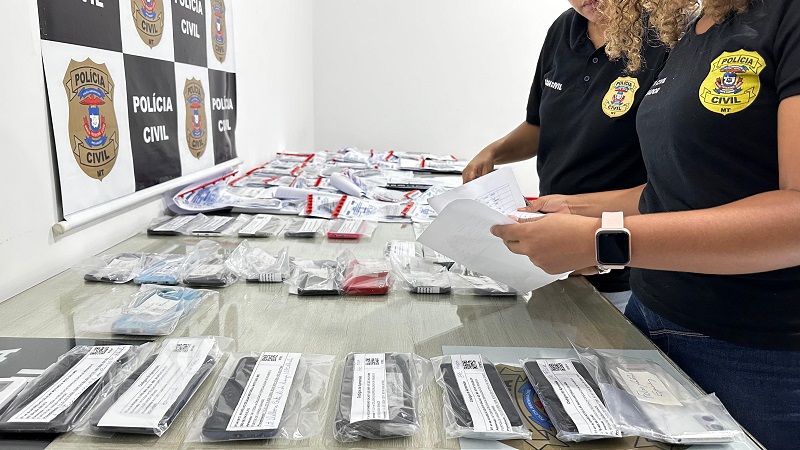 Celulares devolvidos pela Polícia Civil a 80 vítimas de roubos foram rastreados durante Operação Mobile