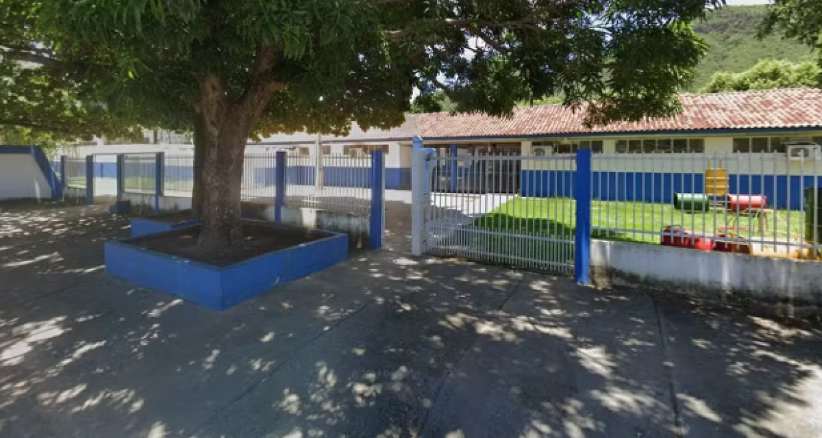 Após bullyng contra a filha, Pai invade escola e agride aluna com socos no rosto