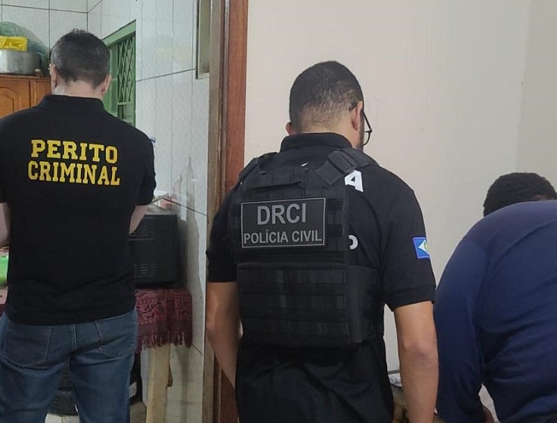 Preso suspeito de cometer os crimes de armazenar e compartilhar imagens e vídeos de pornografia infantil em MT