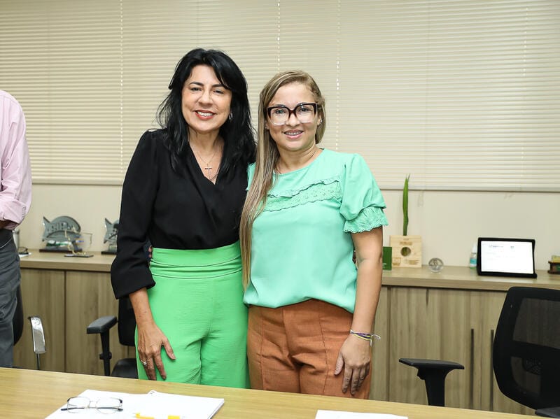 Prefeita Eliene empossa Leliane Barros como nova secretária de Assistência Social