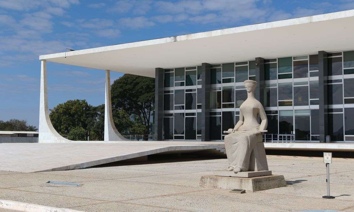 Supremo ratifica competência do STJ para julgar membros de tribunais de contas estaduais