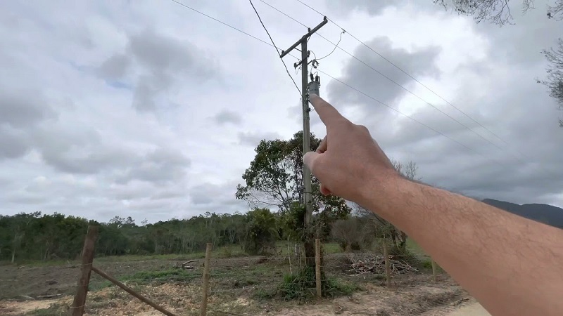 Mais de cem famílias da zona rural convivem com falta de energia ofertada pela Energisa