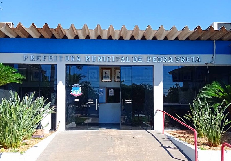 PERÍODO ELEITORAL: MP de Pedra Preta solicita cassação de prefeita e vice por uso de R$ 650 mil para show sertanejo em feira agropecuária