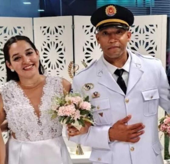 CABEÇA ACHATADA E BRAÇOS CORTADOS: Mãe revela sinais de tortura em mulher morta pelo marido policial em Cuiabá