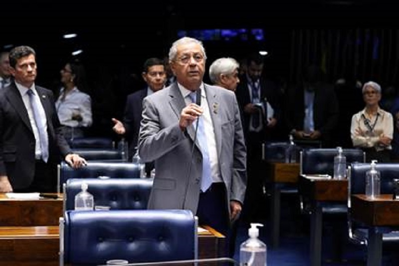 Jayme Campos volta a criticar R$ 5,5 bi para partidos políticos: “Suor do trabalhador”