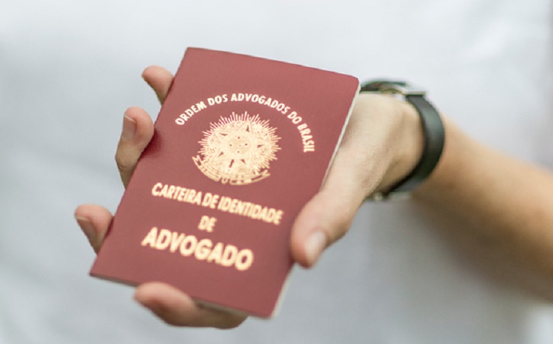 Advogada que fraudou registro na OAB perde direito à jornada especial de 4h