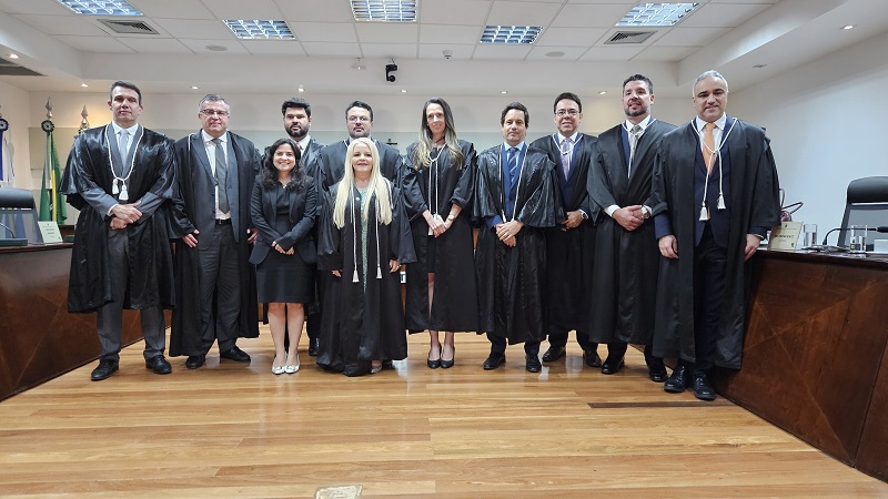 Desembargador e advogados tomam posse como juízes-membros do TRE-MT