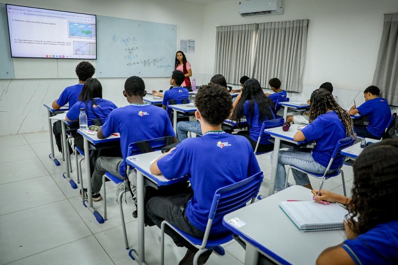 Comunidade escolar vai decidir sobre conversão de 28 novas escolas para o modelo cívico-militar