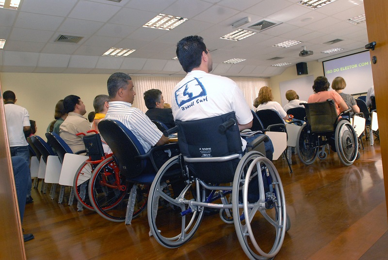 TRE-MT inicia curso de inclusão digital para eleitores PcDs