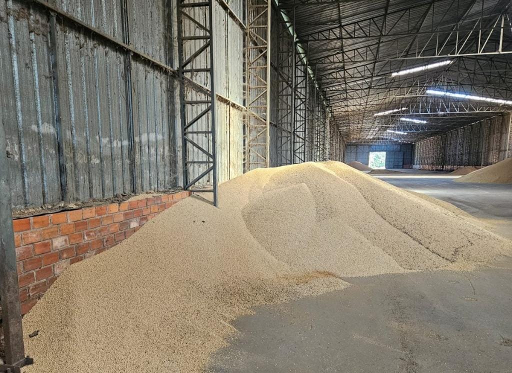 Empresários são presos pela GCCO por receptação de carga de soja desviada em Cuiabá