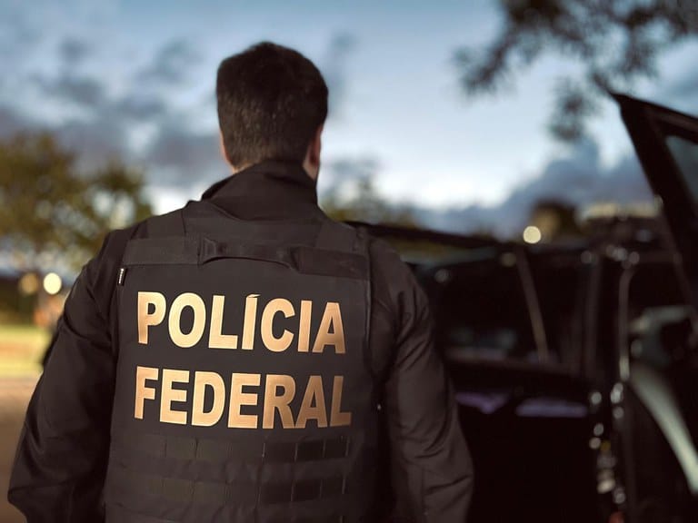Polícia Federal investiga desvio de R$ 50 milhões da educação