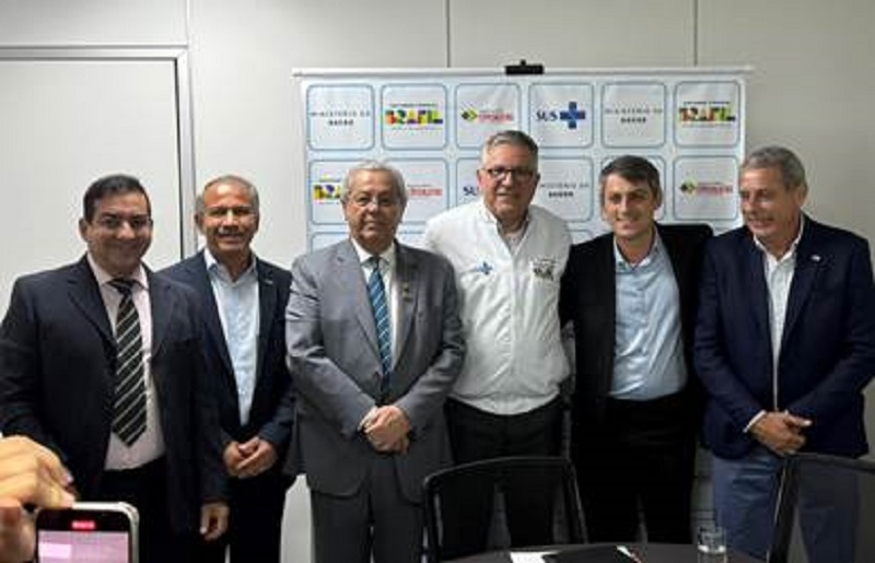 Ministro da Saúde acolhe projeto de implantação de novo hospital para MT