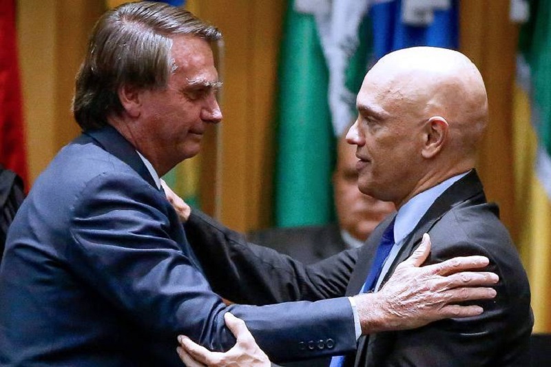 Moraes nega prisão preventiva de Bolsonaro, vê 'irregularidade isolada' e mantém tornozeleira