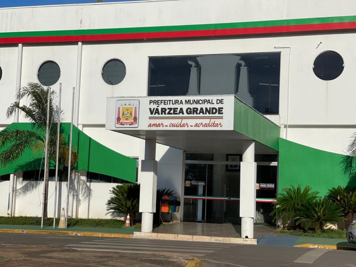 Prefeita Flávia Moretti decreta ponto facultativo para próxima segunda, 20; veja o que abre e fecha