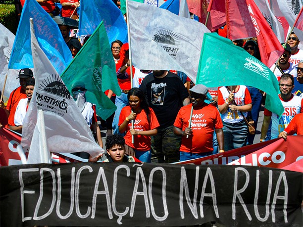 Justiça suspende tentativa do governo amordaçar manifestação de servidores em MT