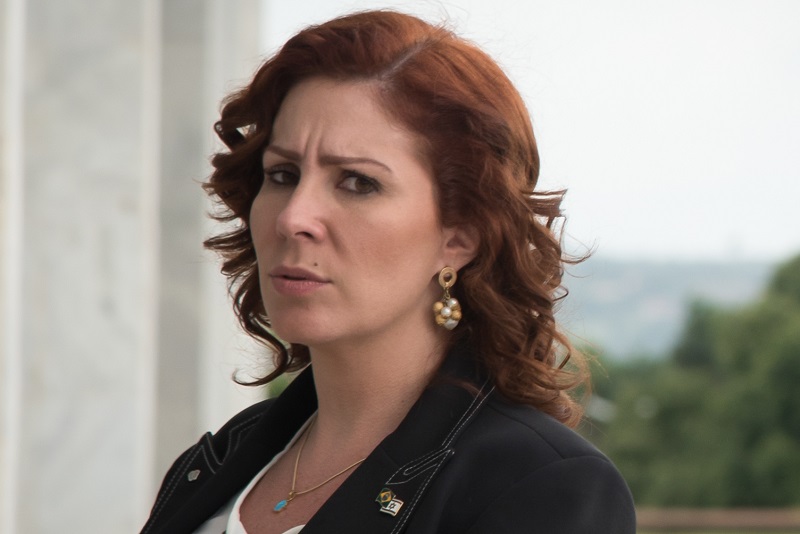 SEM ALÍVIO: Justiça da Itália nega domiciliar e mantém prisão de Carla Zambelli