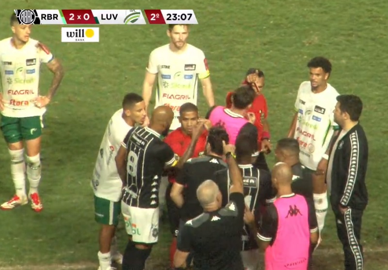 Muita briga no final da partida entre RIO BRANCO-ES 3 X 0 LUVERDENSE-MT - 09/08/2025