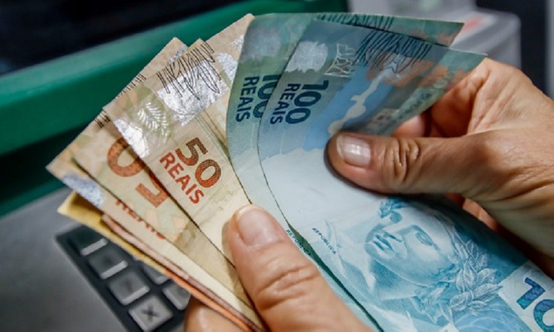 Proposta do Orçamento de 2026 prevê salário mínimo de R$ 1.631