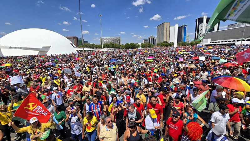 Deputados que votaram a favor da PEC da Blindagem e anistia pedem desculpas e se juntam com artistas e movimentos em mais de 30 cidades no Brasil