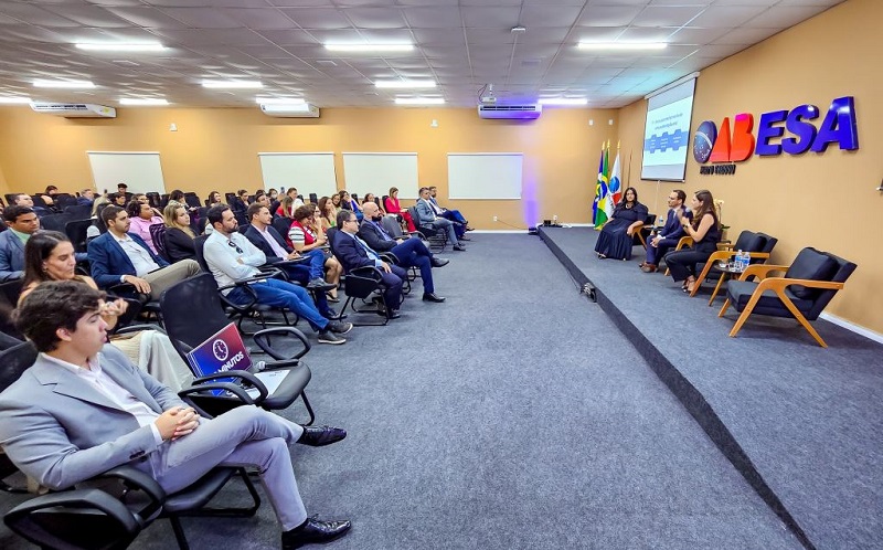 OAB-MT encerra comemorações com capacitação e lançamento de livros