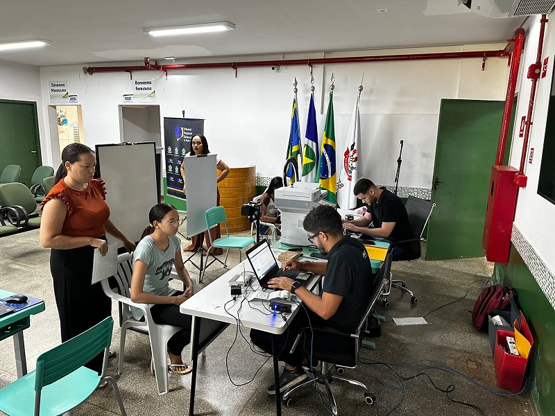 Justiça Eleitoral participa da “Unemat Cidadã”, em Diamantino