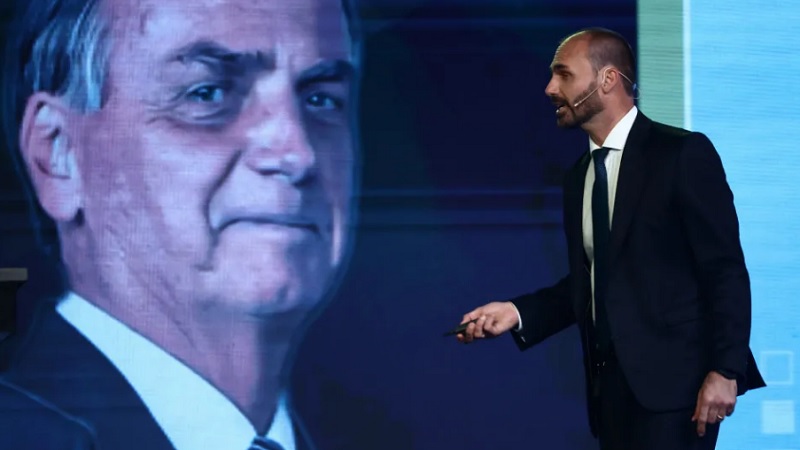 PGR denuncia Eduardo Bolsonaro e Paulo Figueiredo