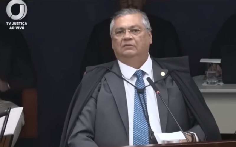Ministro STF Flávio Dino Suspende rapasse de Emendas para nove estados