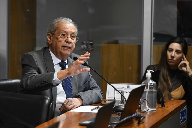 AUDIÊNCIA PÚBLICA : Senador de Mato Groso denuncia má distribuição de médicos e alerta que cidades estão em crise no estado