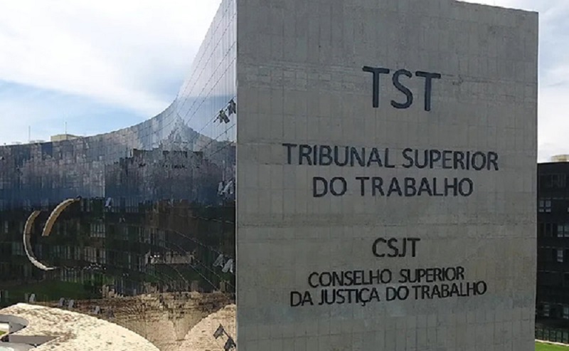 Honorários contratuais de advogado não podem ser incluídos em execução de cotas condominiais