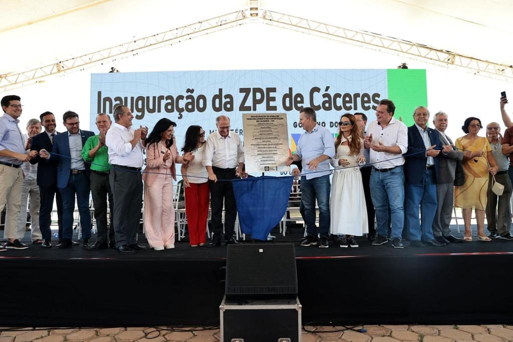 INVESTIMENTO DE R$ 51,3 MILHÕES - Governo de MT inaugura ZPE de Cáceres após mais de 30 anos de espera