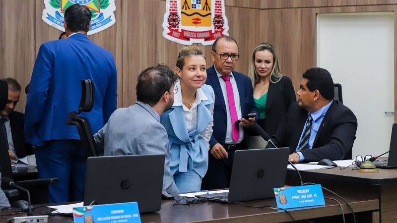 Prefeita e secretária de Governo articulam aprovação de projeto para implantação de usina solar